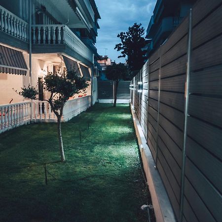 Hotel Kostas Olympiakí Aktí Buitenkant foto