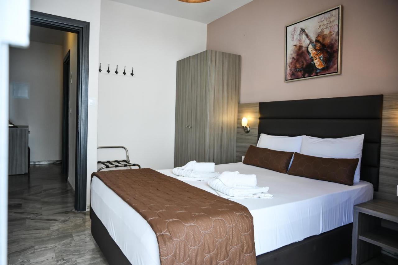 Hotel Kostas Olympiakí Aktí Buitenkant foto
