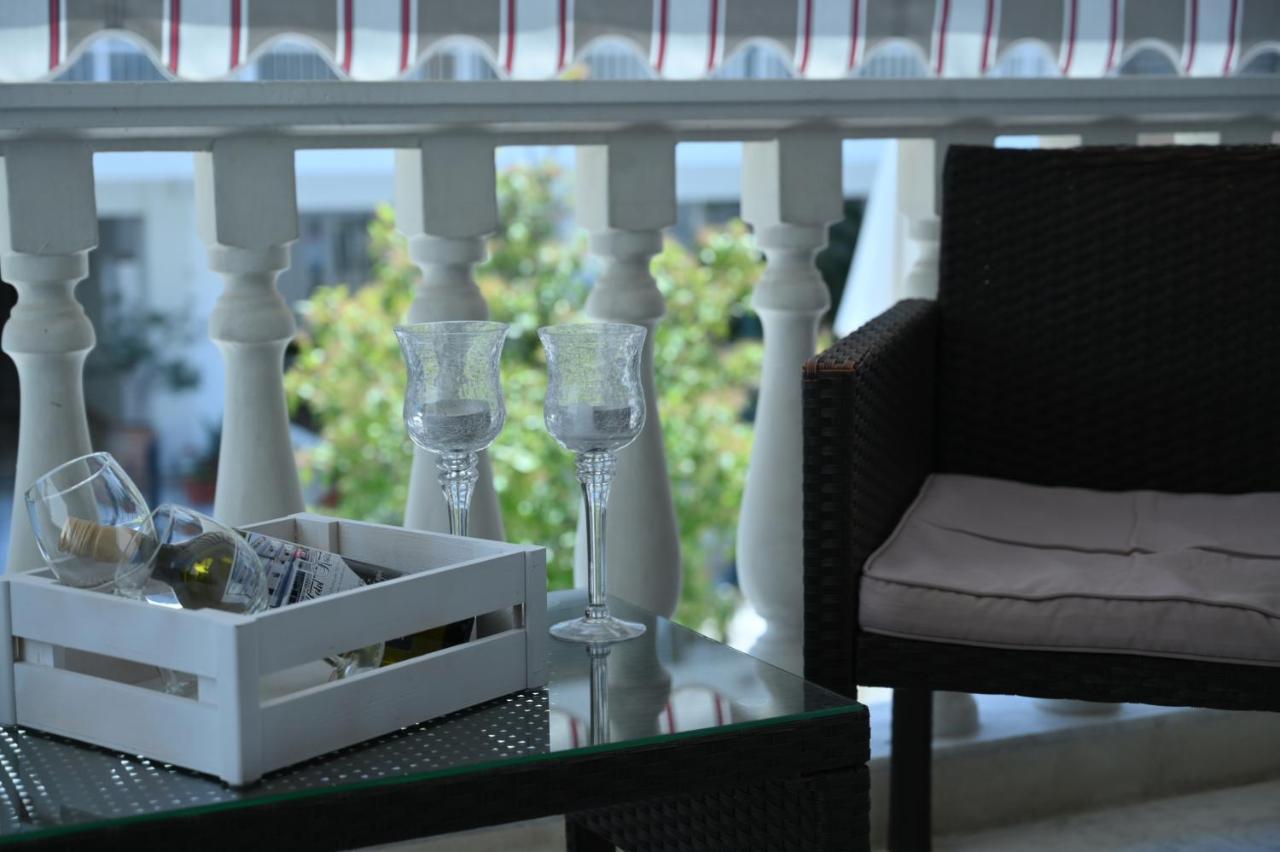 Hotel Kostas Olympiakí Aktí Buitenkant foto