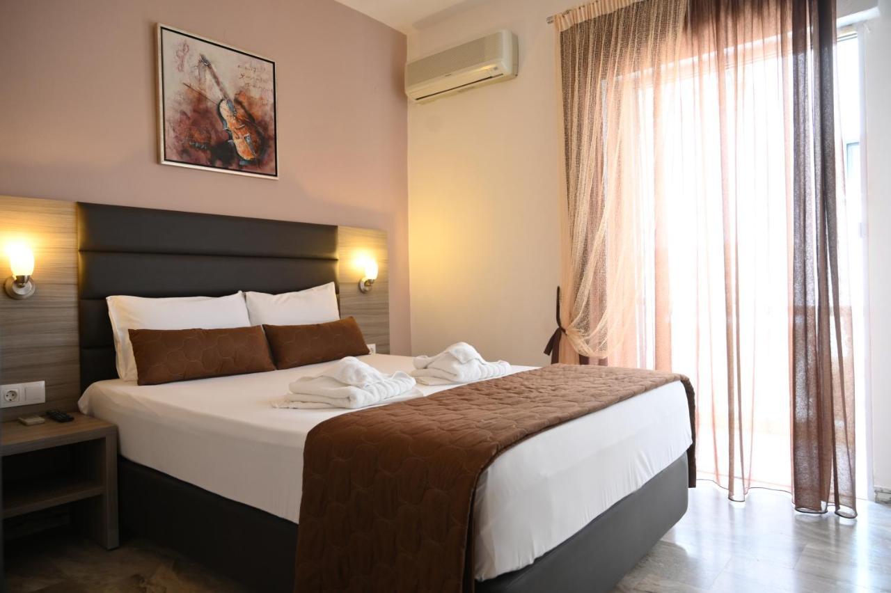 Hotel Kostas Olympiakí Aktí Buitenkant foto