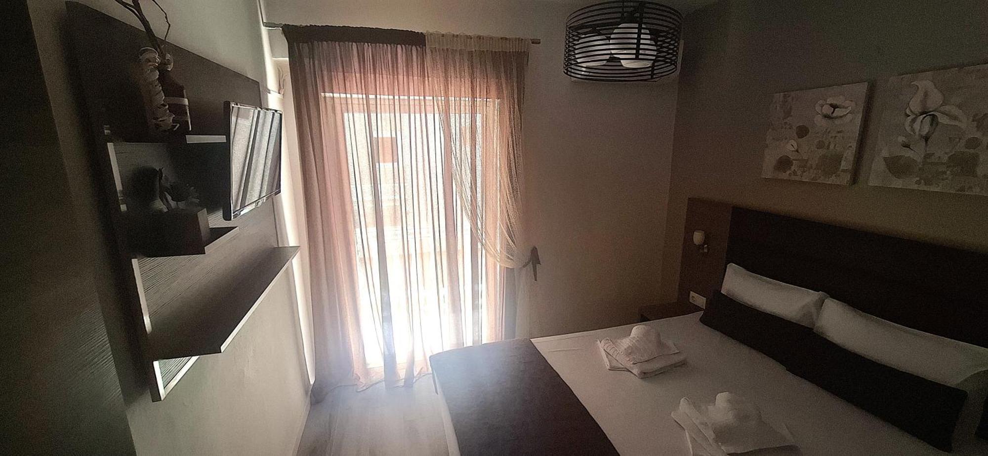 Hotel Kostas Olympiakí Aktí Buitenkant foto