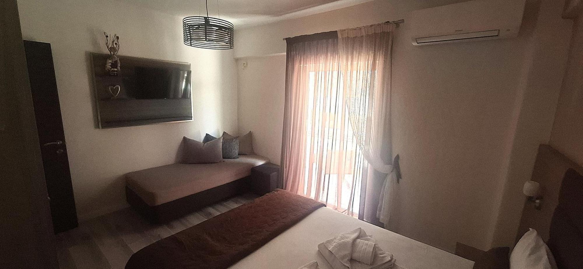 Hotel Kostas Olympiakí Aktí Buitenkant foto