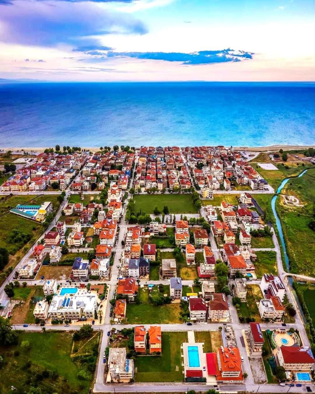Hotel Kostas Olympiakí Aktí Buitenkant foto