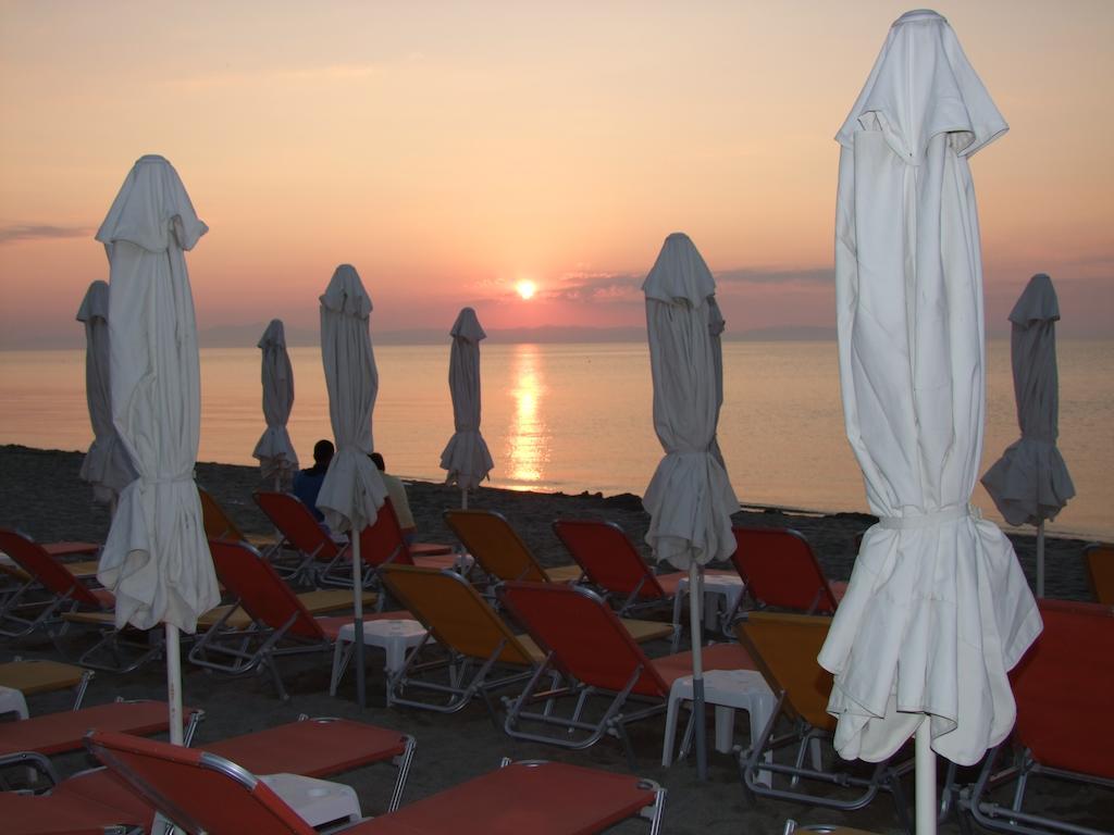 Hotel Kostas Olympiakí Aktí Buitenkant foto
