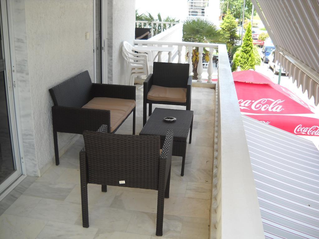 Hotel Kostas Olympiakí Aktí Buitenkant foto
