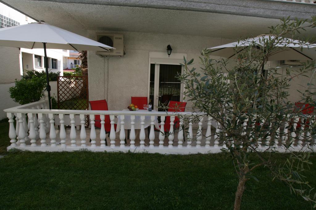 Hotel Kostas Olympiakí Aktí Buitenkant foto
